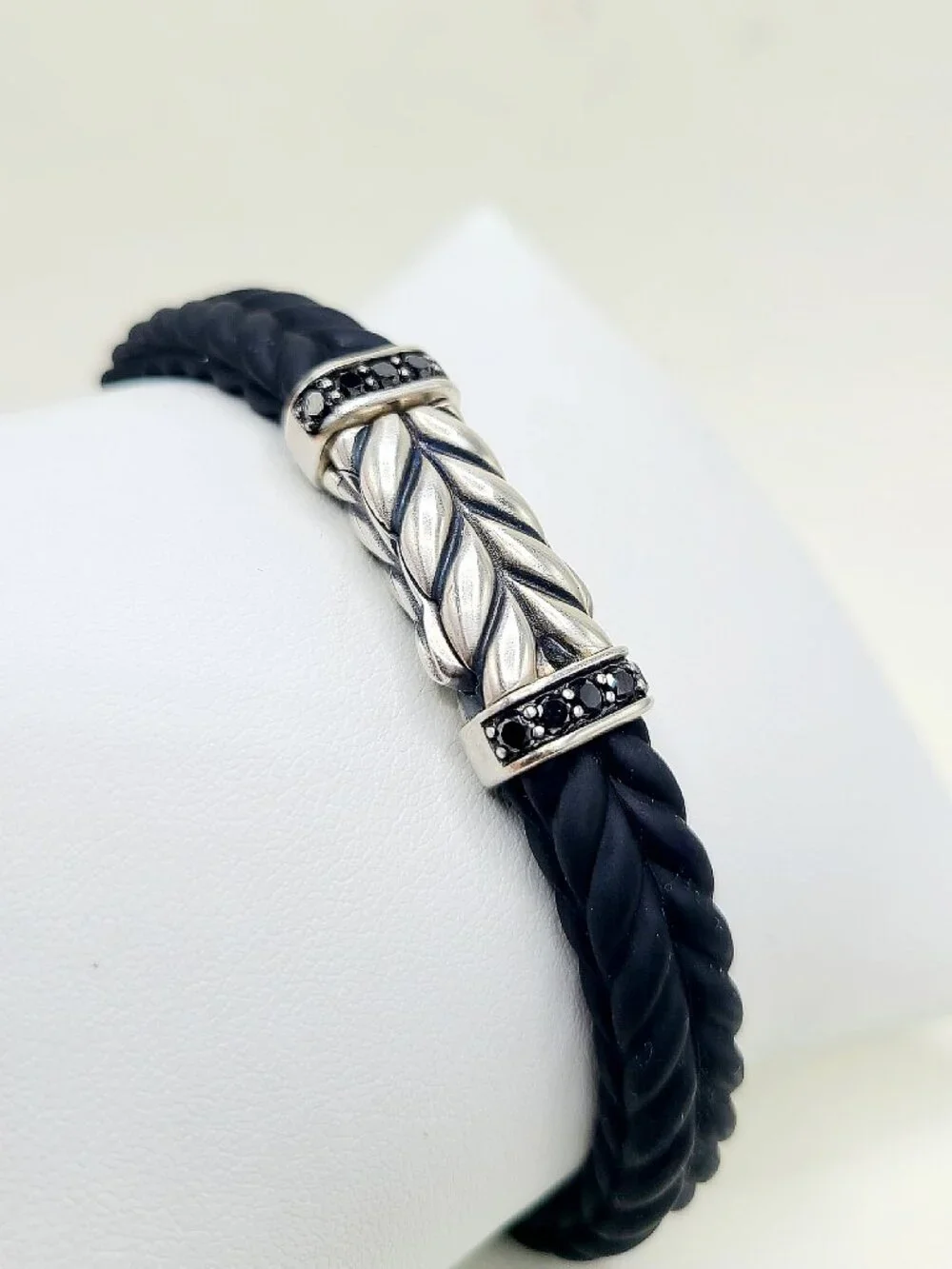 David Yurman Chevron Bracelet in Black Rubber w/ Pavé Black Diamonds - Sz Medium